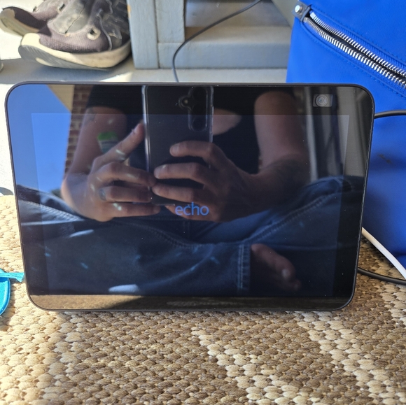 Echo Show 8 - Picture 3 of 5